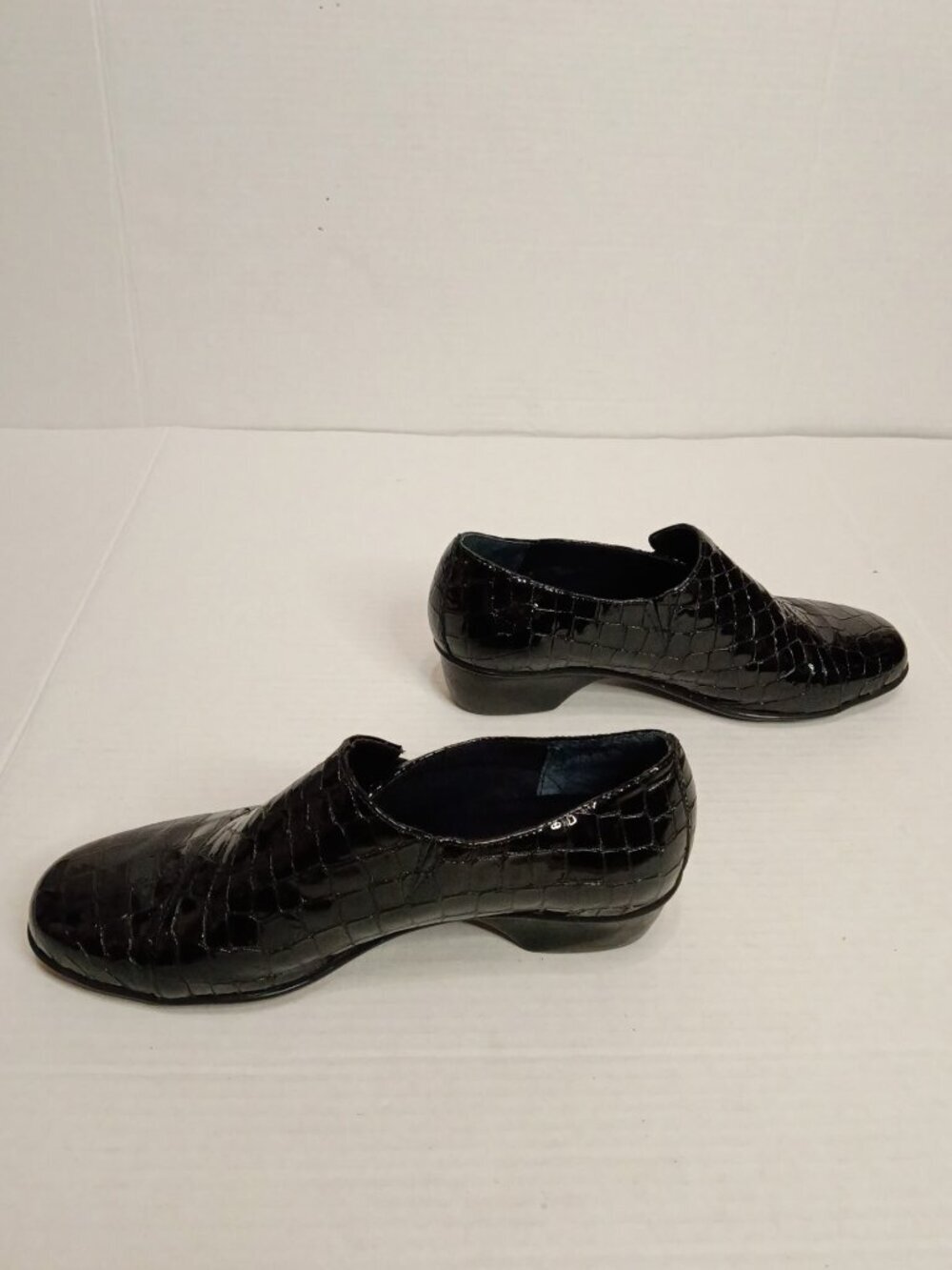 Walking Cradles Teri Black Croc Patent Leather Loafers Women's Size 7.5W - Picture 5 of 7